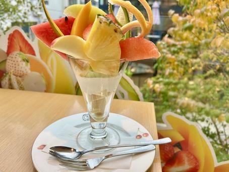 贅沢なフルーツパフェ パフェ,スイカ,dessertの写真素材