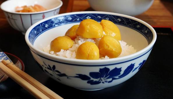栗の炊き込みご飯 栗の炊き込みご飯の写真