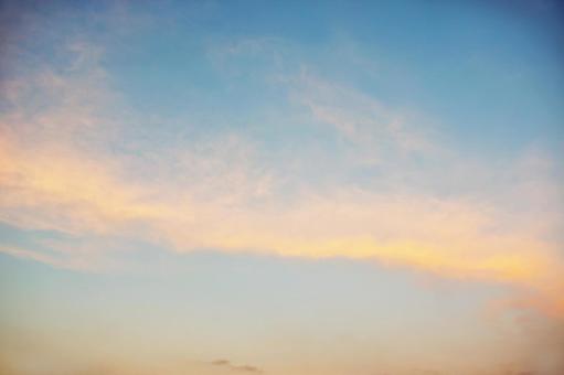 真夏の朝焼けに輝く雲2 真夏の朝焼けに輝く雲2の写真