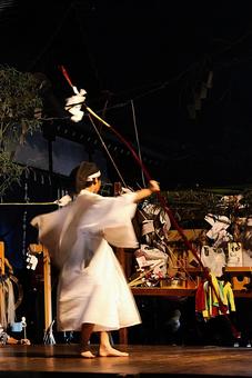 １０月中旬の香東神社の秋祭りの舞の奉納の写真