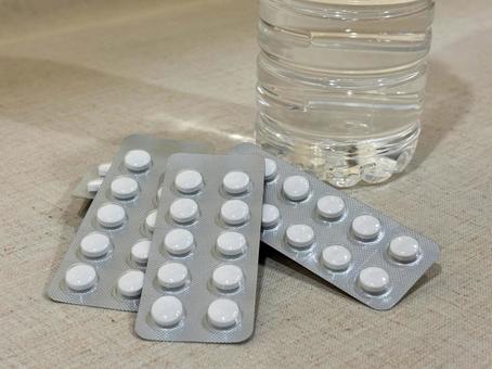 薬を飲むイメージ 7 内服薬,錠剤,頓服の写真素材