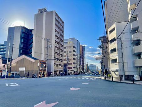 京都市塩小路高倉交差点 塩小路高倉,塩小路通,高倉通の写真素材