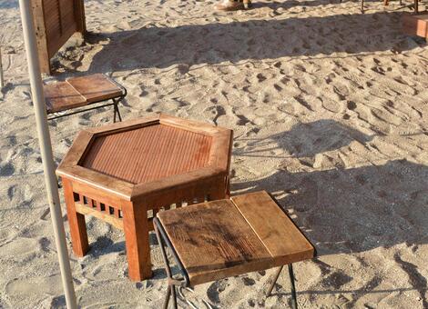 砂浜の椅子 砂浜の椅子の写真