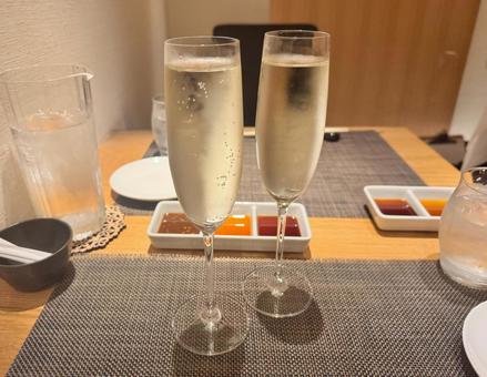 乾杯のスパークリングワイン 乾杯のスパークリングワイン スパークリングワイン,シャンパン,白ワインの写真素材