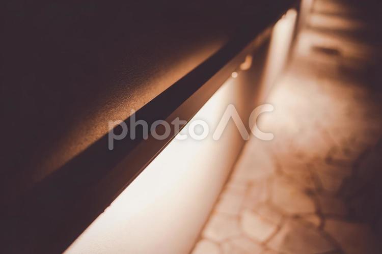 暖色の照明のイメージ 照明,光,壁の写真素材