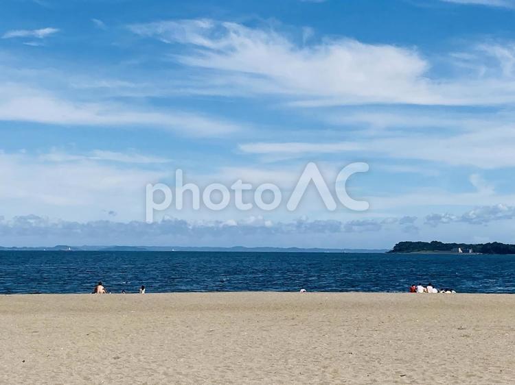 空・海背景　青空と青くて綺麗な海辺と砂浜 日本,海,空の写真素材