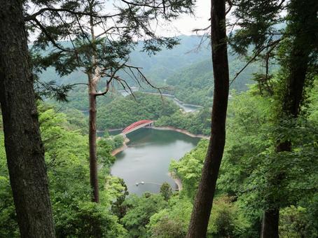 台湾出身戦没者慰霊碑から見下ろす奥多摩湖 台湾出身戦没者慰霊碑,台湾,奥多摩湖の写真素材
