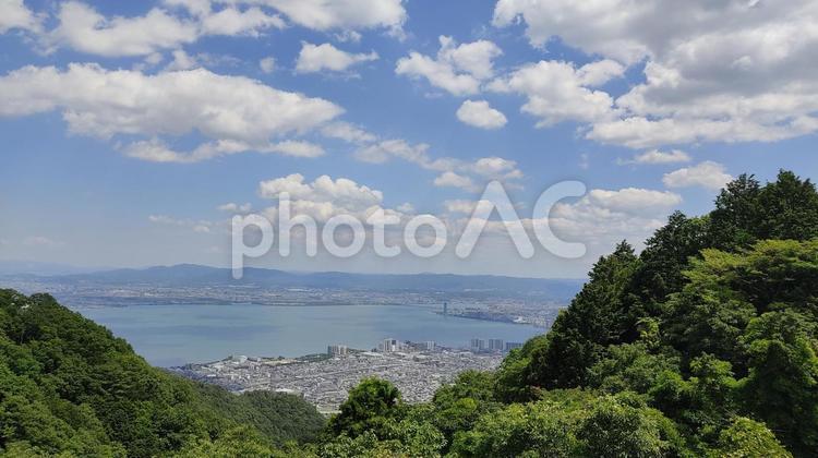 山の上からの街並み 空,景色,遠景の写真素材