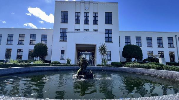 朝の豊郷小学校旧校舎群3 朝,豊郷小学校旧校舎群,アニメ聖地の写真素材