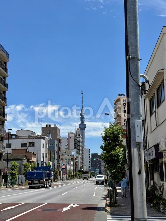 夏空と南千住の街並み　2025年 青空,入道雲,夏の写真素材