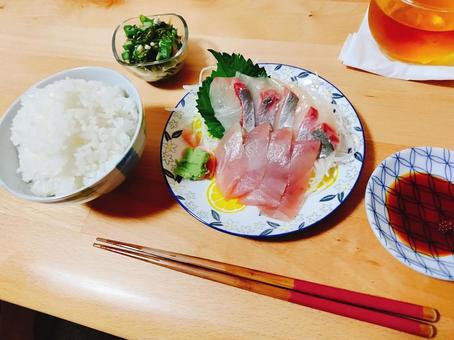 しまあじとまぐろの刺身定食 刺身,定食,しまあじの写真素材