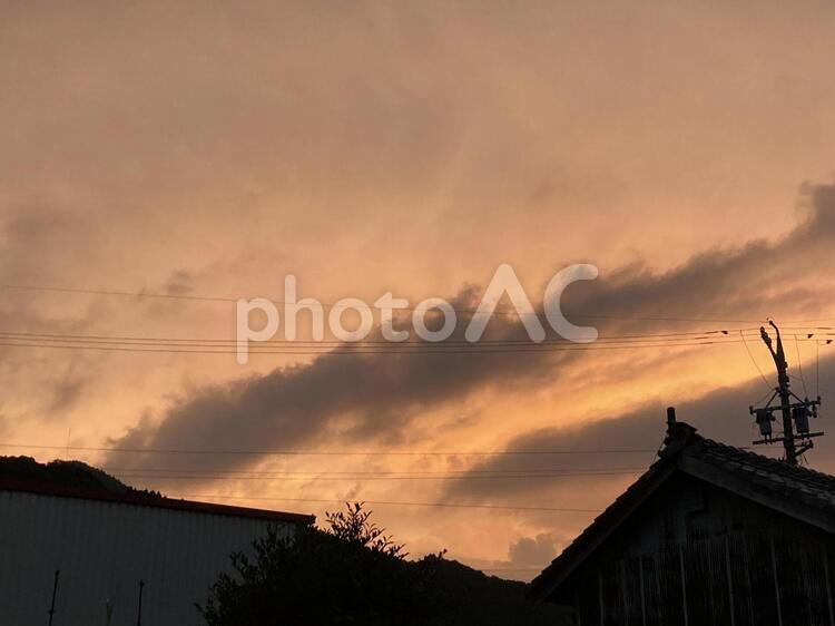 田舎の夕焼け 日暮れ,空,暁の写真素材