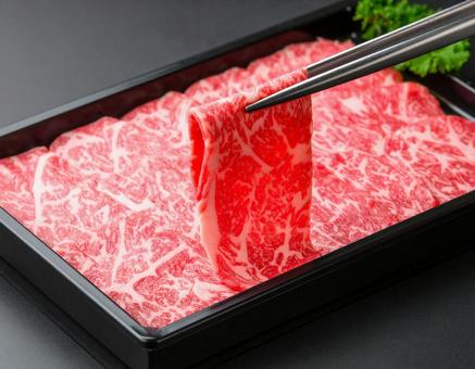 贅沢に並ぶ霜降り肉 贅沢に並ぶ霜降り肉の写真