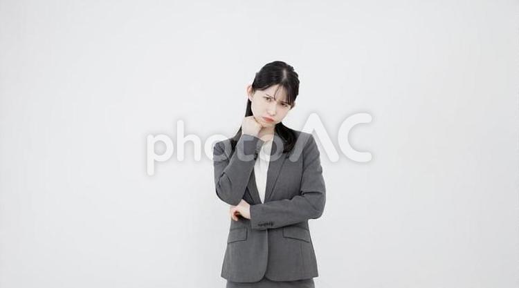 考え込むアジア人ビジネスウーマン ビジネスウーマン,女性,考えるの写真素材