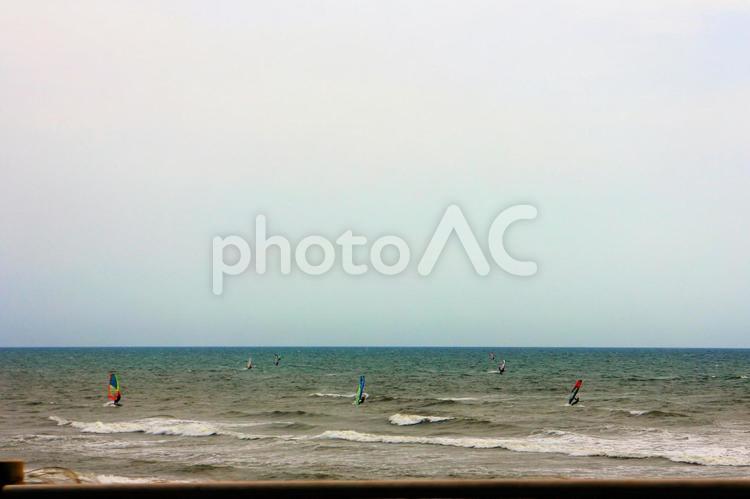 水平線　サーフィン サーフィン,サーファー,波乗りの写真素材