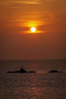 灯台と雲の夕日サンド 灯台と雲の夕日サンドの写真