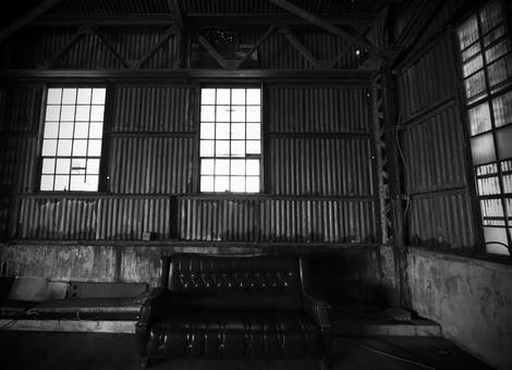 モノクロ モノクロ,モノトーン,倉庫の写真素材