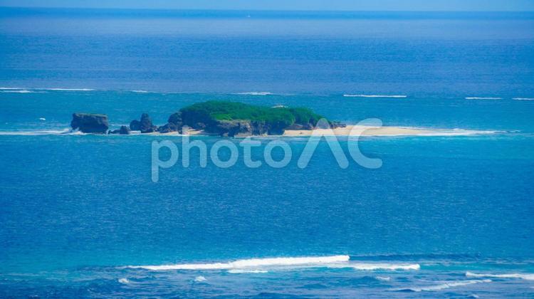 青くきらめく海と島 海,自然,屋外の写真素材