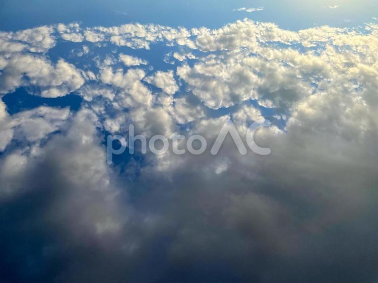 美しく幻想的な空の雲	コピースペース プリズム,虹,フレアの写真素材