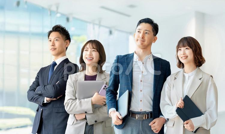 男女4人のビジネスチームワークイメージ 男性,女性,男女の写真素材