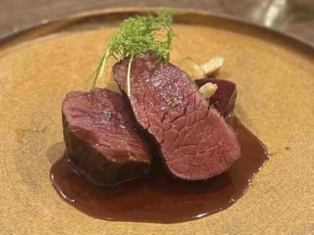 鹿肉のロースト 鹿肉のロースト 鹿,肉,ジビエの写真素材