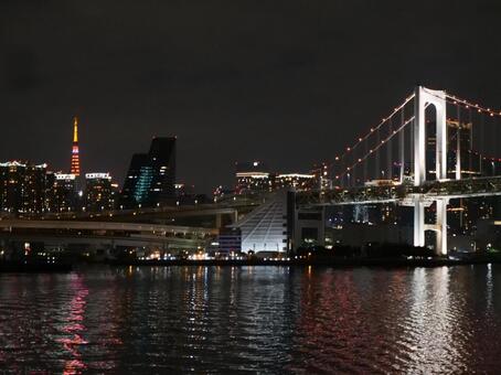 レインボーブリッジと東京タワー さるびあ丸,レインボーブリッジ,東京タワーの写真素材
