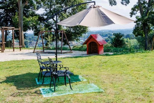 丘の上の公園の憩の広場 丘の上の公園の憩の広場の写真