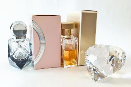【香水】フレグランス・クリスタル｜高級感 香水,フレグランス,コスメの写真素材