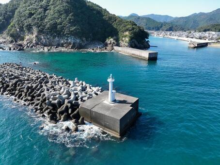 徳島県美波町　日和佐港一文字堤東灯台 日和佐港一文字堤東灯台,灯台,建物の写真素材