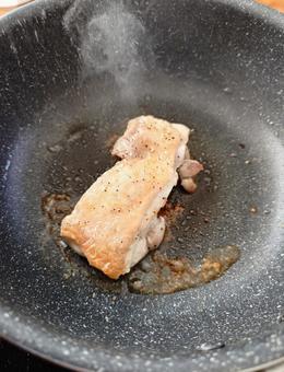 鶏肉のソテー 鶏肉,ソテー,もも肉の写真素材