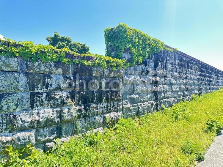 樫野埼灯台付近　園地内　紀伊大島　塀 串本町樫野,紀伊大島,園地内の写真素材