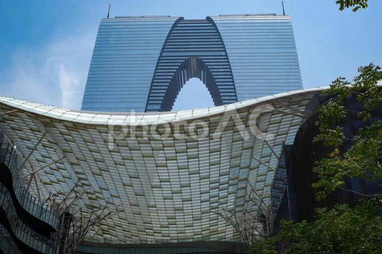 近未来感あふれる蘇州タワー（蘇州中心） 蘇州,蘇州タワー,中国の写真素材