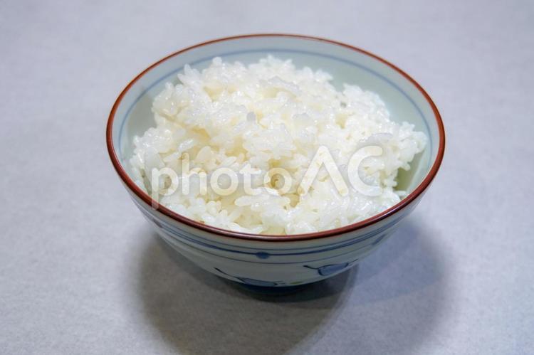 お茶碗に盛られた白米のご飯 米,米不足,米価高騰の写真素材