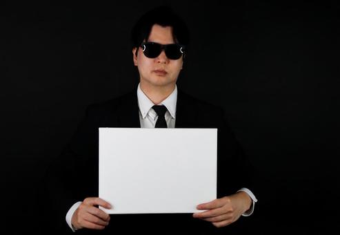 サングラス男性の白看板 サングラス男性の白看板 男性,サングラス,看板の写真素材