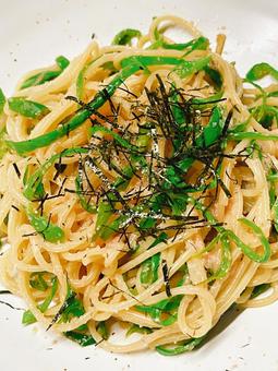 細切りピーマンとたらこのパスタ 細切りピーマンとたらこのパスタ ピーマン,野菜,緑黄色野菜の写真素材