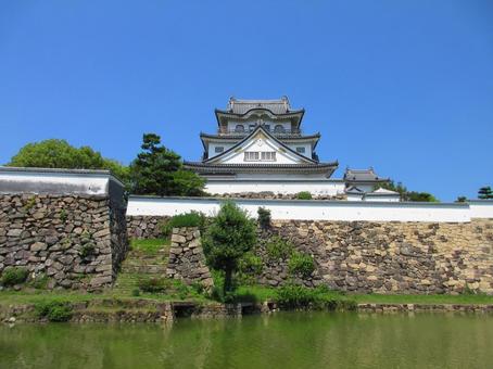 大阪府-岸和田城-天守と石垣と犬走り 大阪府-岸和田城-天守と石垣と犬走り 岸和田城,城,天守の写真素材