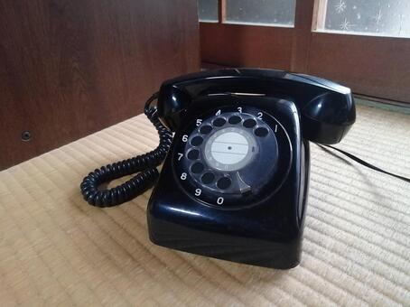 昭和の黒電話 電話,黒電話,レトロの写真素材