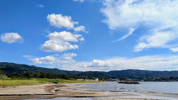 空と山と砂浜 空と山と砂浜の写真