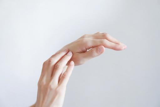 女性の手 ハンドケア 女性の手 ハンドケアの写真