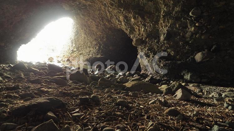 自然の神秘！島根石見畳ヶ浦の洞窟 洞窟,地層,奇岩の写真素材