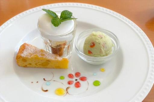 スイーツプレート ケーキ,スイーツ,デザートの写真素材