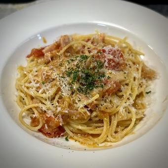 ベーコンとトマトのアマトリチャーナ ベーコンとトマトのアマトリチャーナ 旦那飯,男の料理,手料理の写真素材