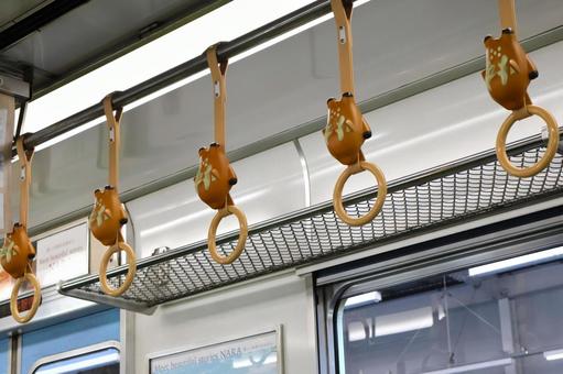 近鉄ならしかトレインの鹿型つり革　シカ　 ならしかトレイン,つり革,鹿型の写真素材