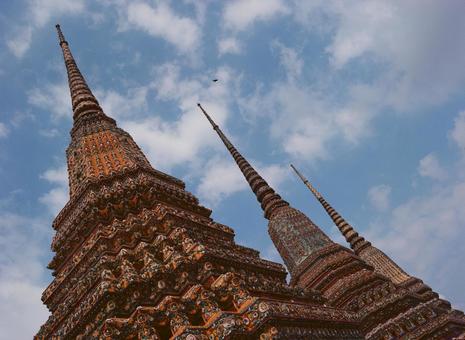 茶色いタイの寺院の塔 タイ,アジア,旅行の写真素材