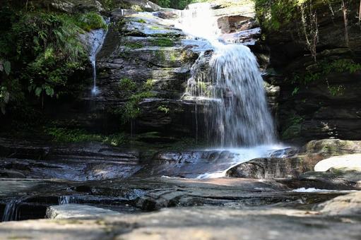 滝 滝 滝,つがね落としの滝,夏の写真素材