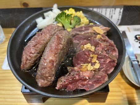 ハンバーグ ステーキ ハンバーグ ステーキ ハンバーグ,牛肉,お肉の写真素材