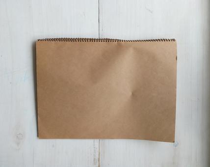 白板とスクラップブック01 スクラップブック,クラフト紙,ワイヤーの写真素材