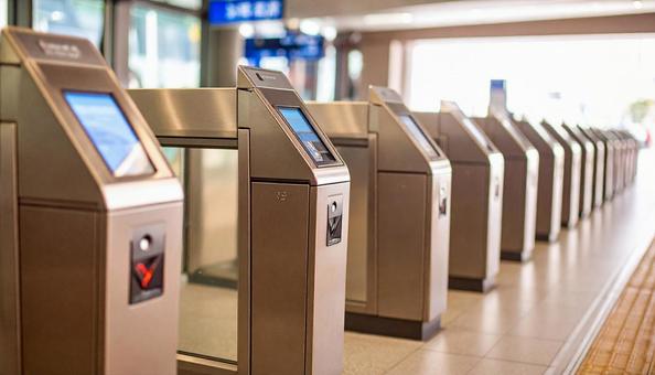 駅の改札口 駅の改札口の写真