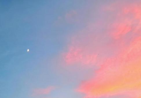 夕暮れの空 夕暮れの空 夕焼け,雲,空の写真素材