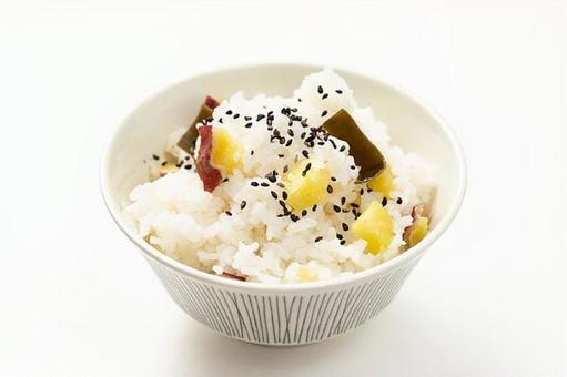 さつまいもごはん さつまいもごはん さつまいもごはん,食事,食べ物の写真素材